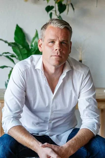 Max R.